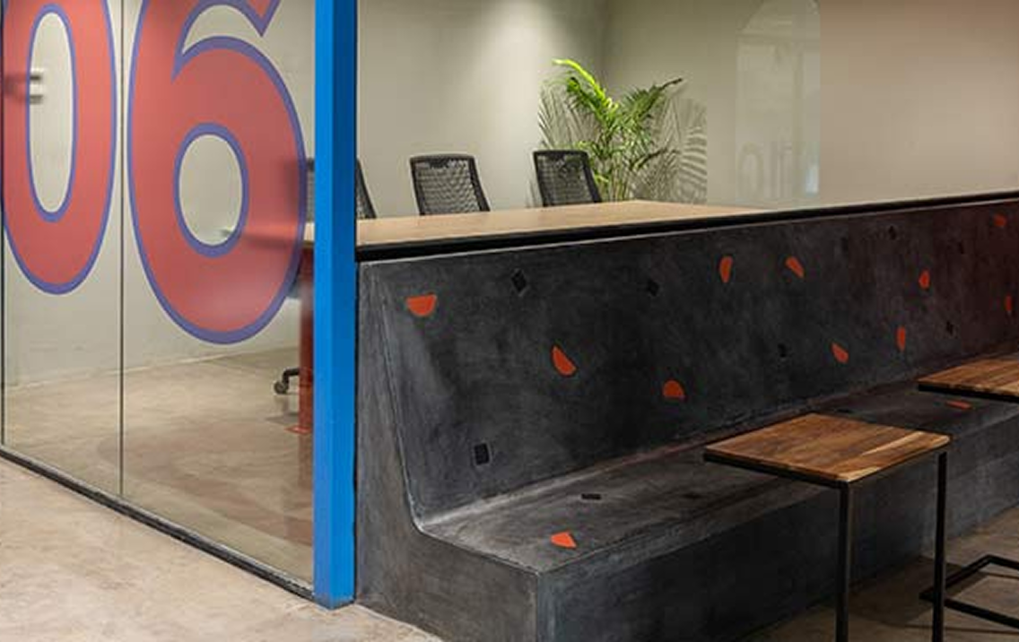 6 Seater Discussion Room